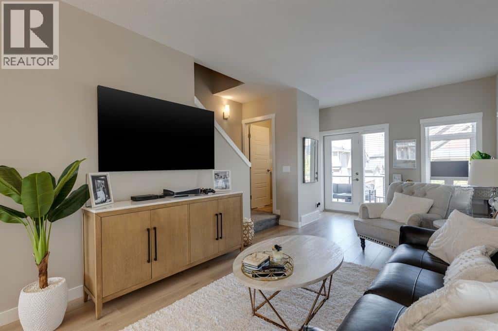 19 Sage Bluff Gate NW — Calgary, Alberta - Photo 2 of 23