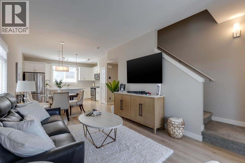 19 Sage Bluff Gate NW — Calgary, Alberta - Photo 3 of 23