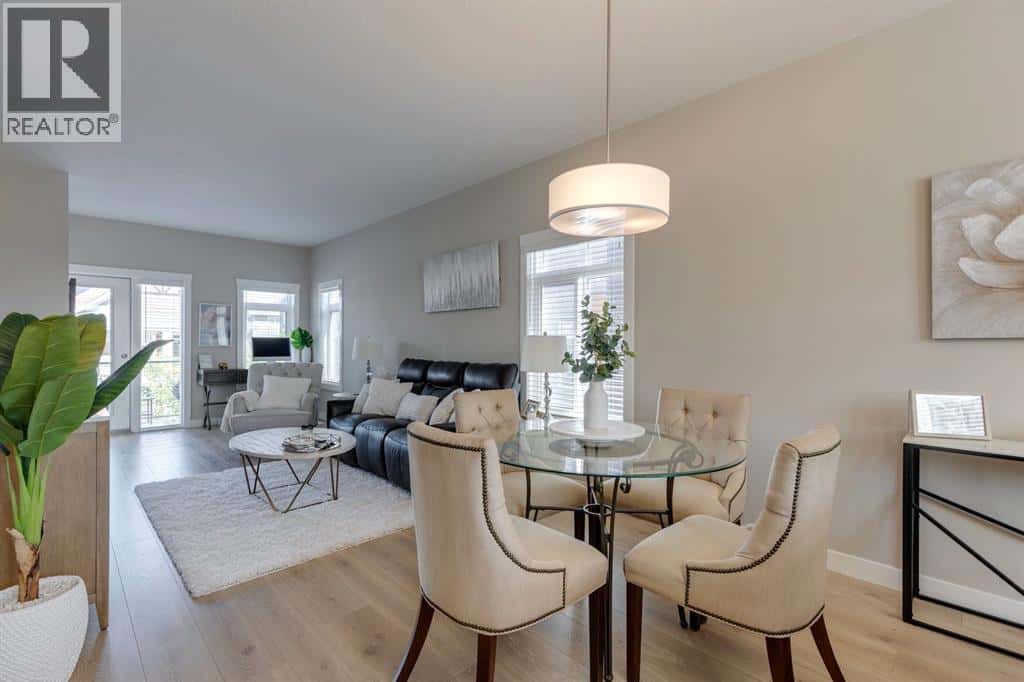 19 Sage Bluff Gate NW — Calgary, Alberta - Photo 5 of 23