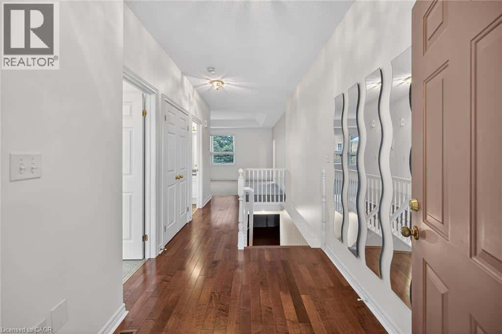 18 CRITZIA Drive — Mount Hope, Ontario - Photo 3 of 43