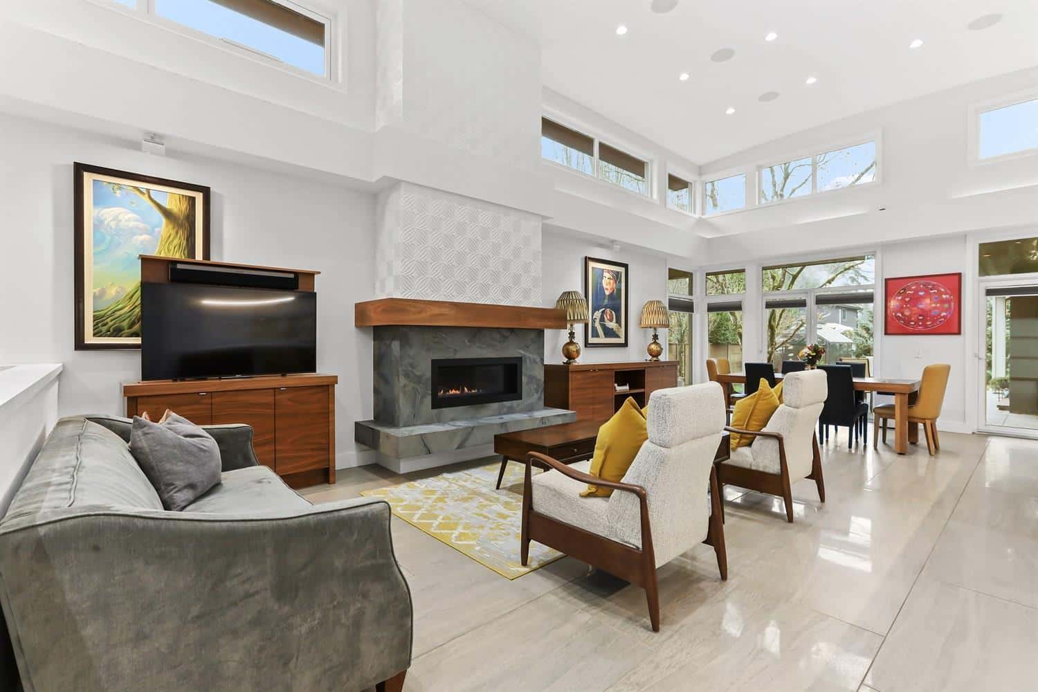 8901 MACKIE STREET — Langley, British Columbia - Photo 4 of 39