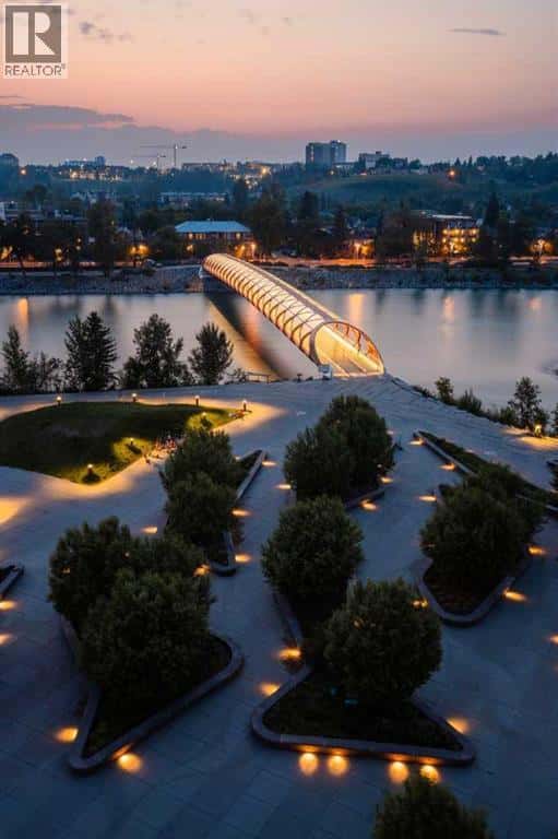 811, 738 1 Avenue SW — Calgary, Alberta - Photo 3 of 50