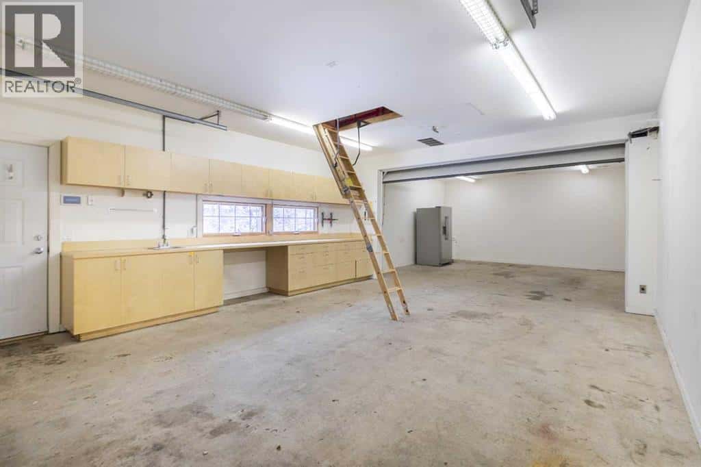 2810 9 Avenue SE — Calgary, Alberta - Photo 3 of 41