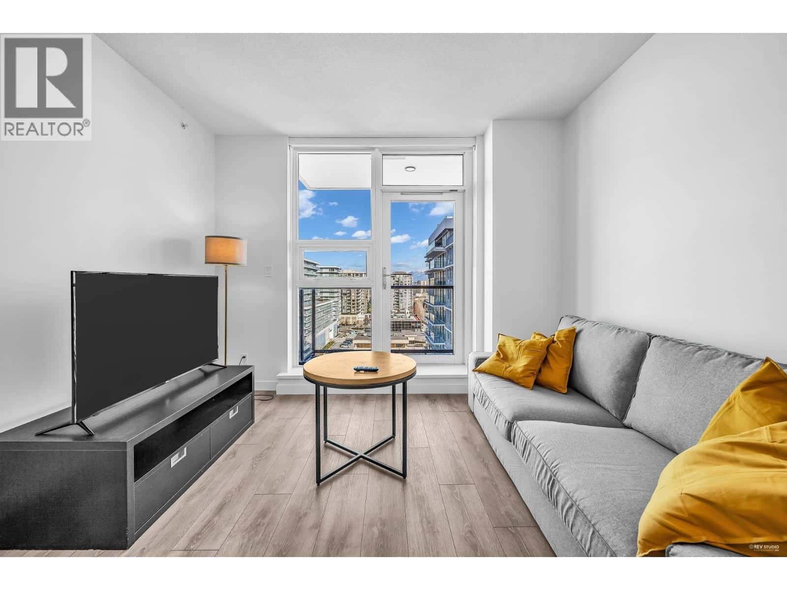 1204 6633 BUSWELL STREET — Richmond, British Columbia - Photo 2 of 32