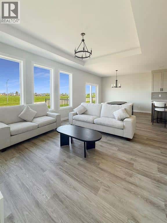 375 Skeena Crescent W — Lethbridge, Alberta - Photo 3 of 29