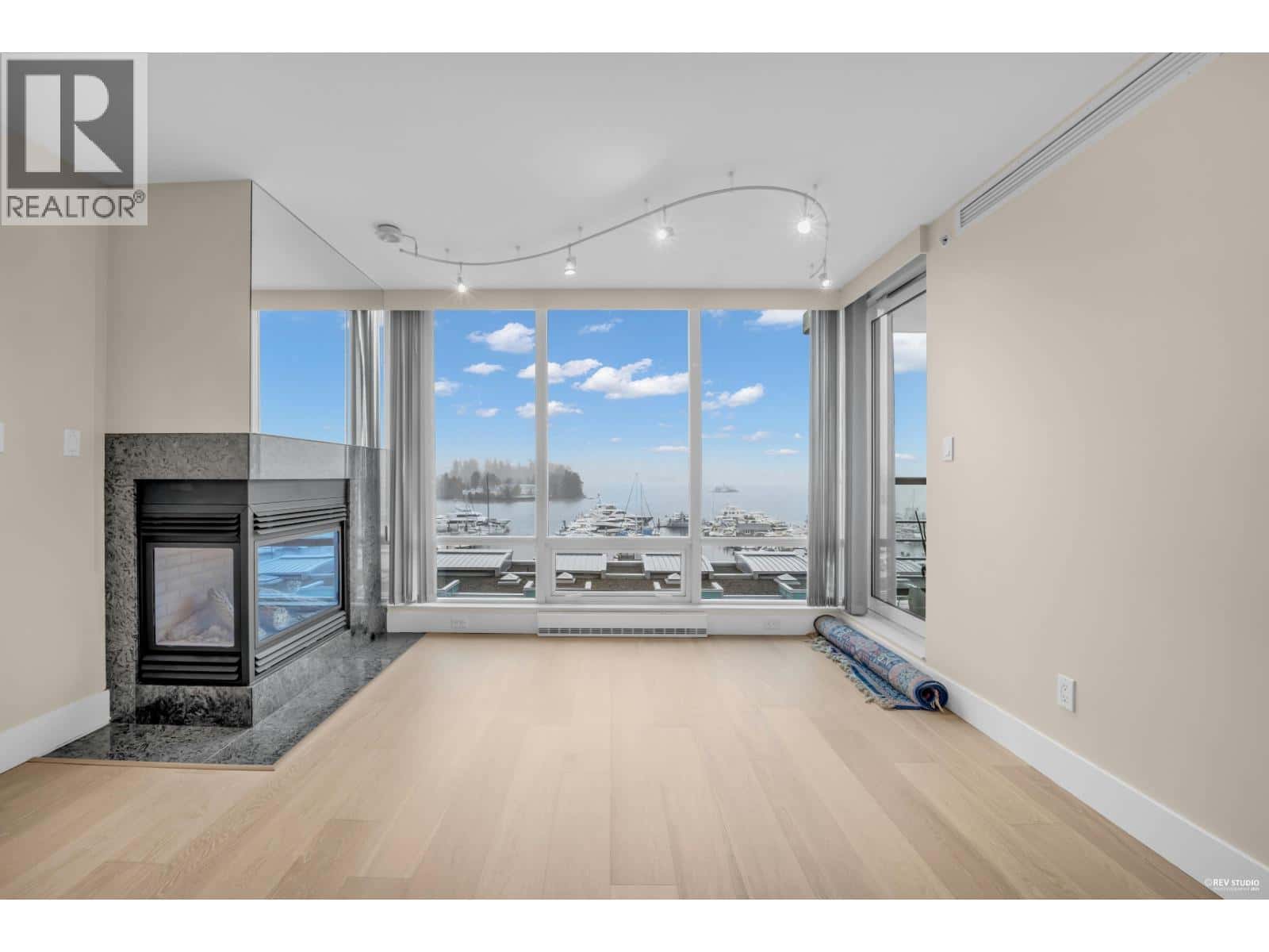 602 590 NICOLA STREET — Vancouver, British Columbia - Photo 2 of 31