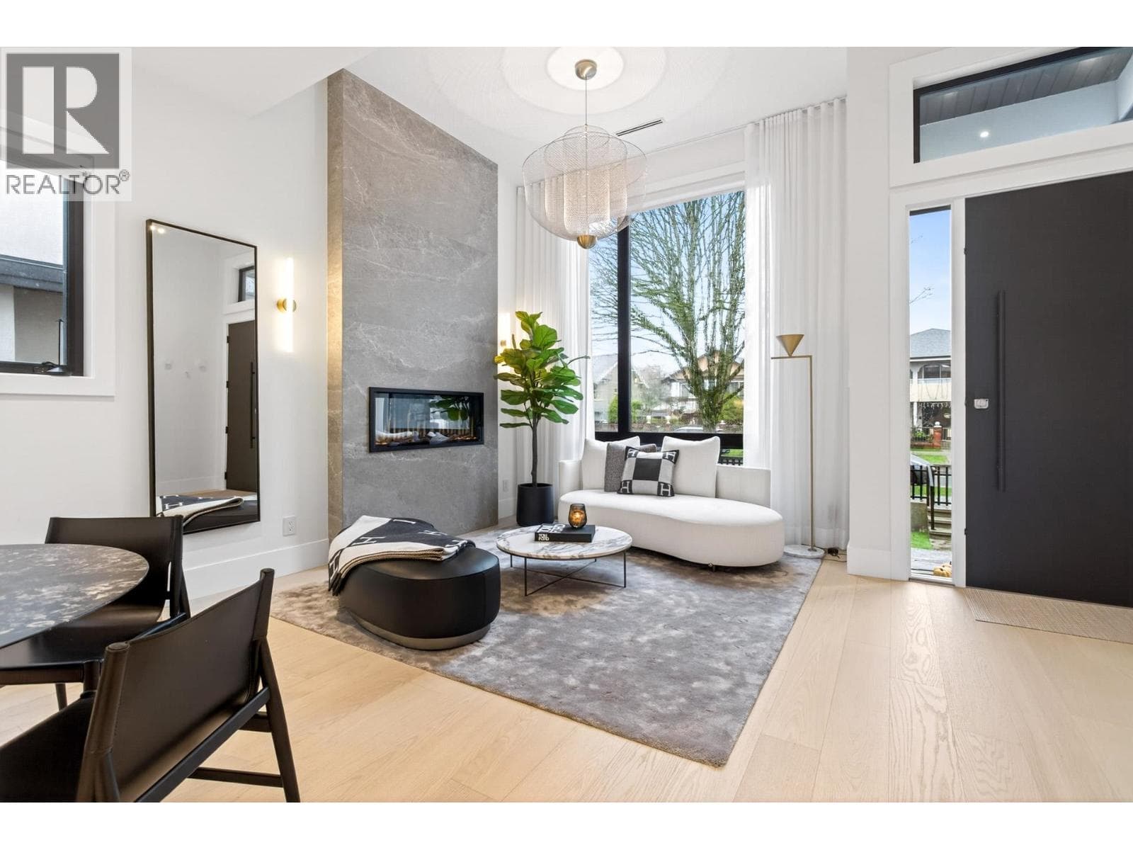 4066 TRIUMPH STREET — Burnaby, British Columbia - Main photo