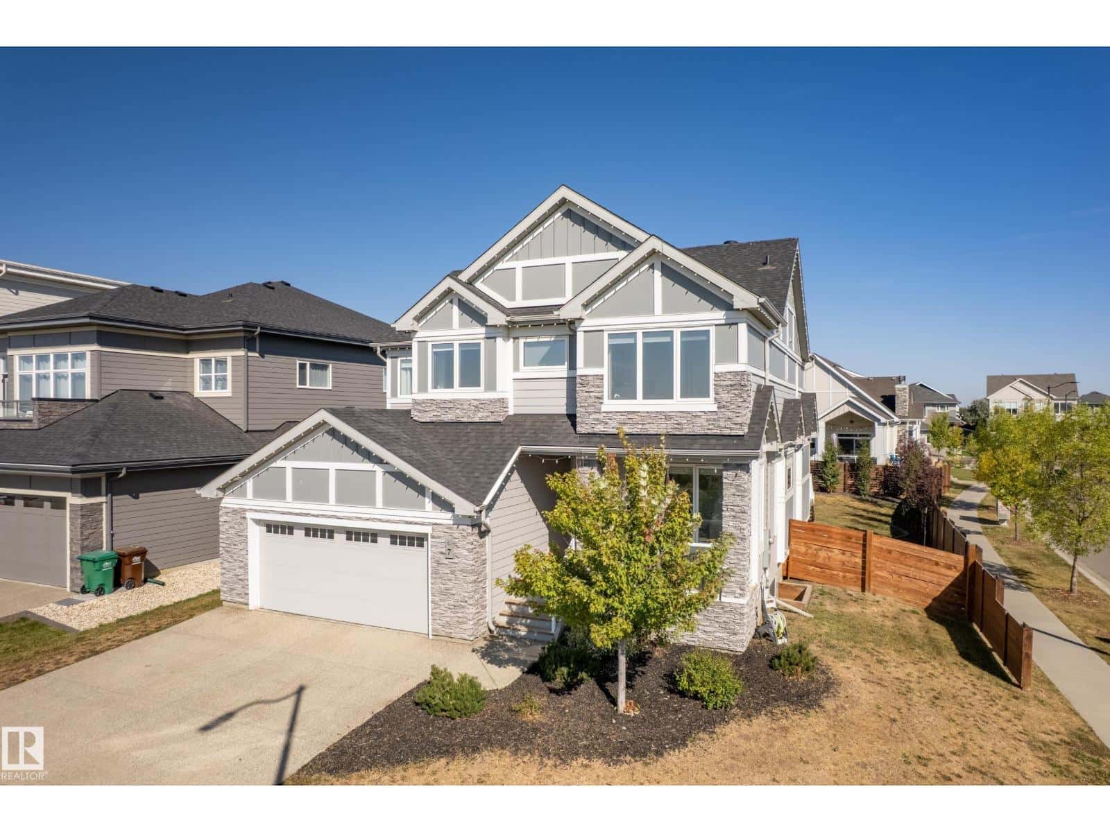 7 JUBILATION DR — St. Albert, Alberta - Photo 3 of 69