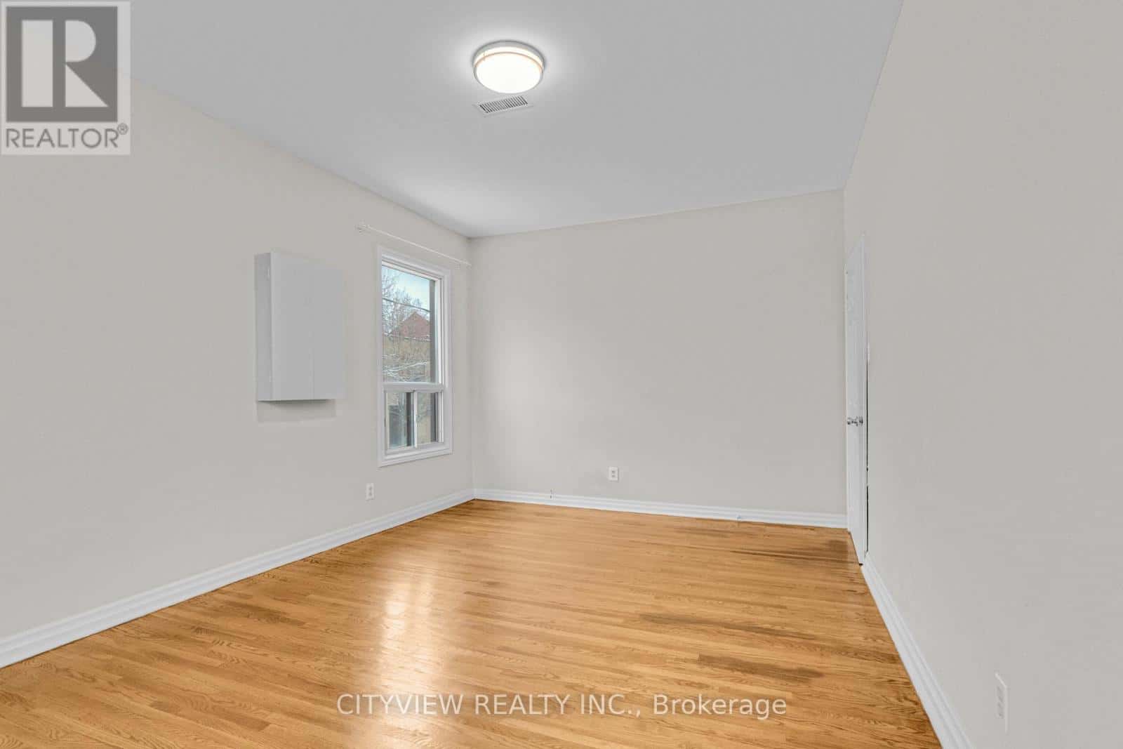 Toronto (Moss Park) — Toronto (Moss Park) - Photo 5 of 29