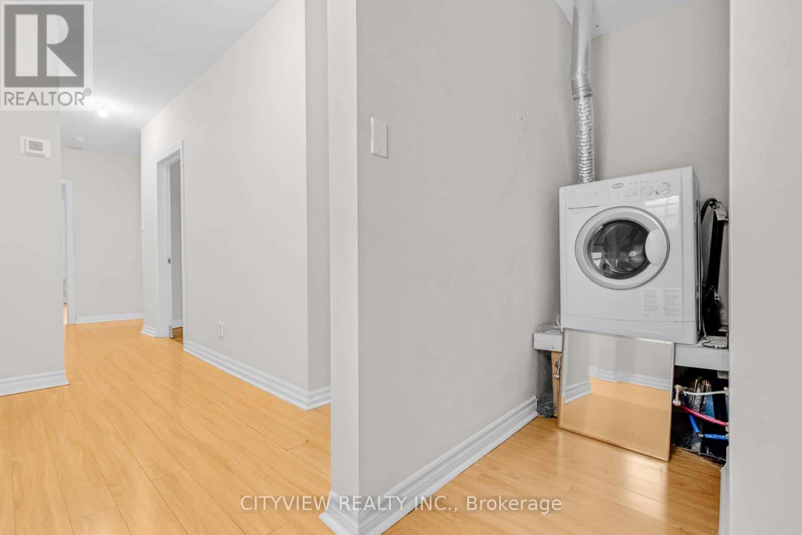 Toronto (Moss Park) — Toronto (Moss Park) - Photo 4 of 29