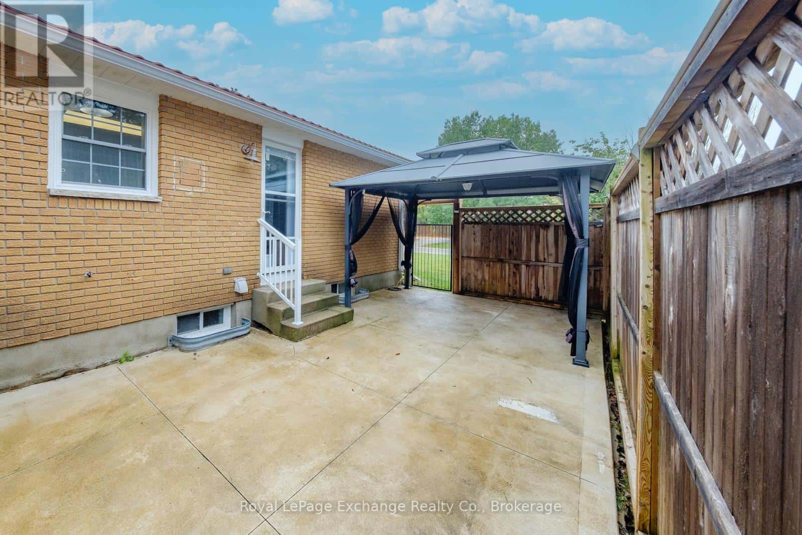 427 HIGHLAND DRIVE — Kincardine, Ontario - Photo 2 of 24