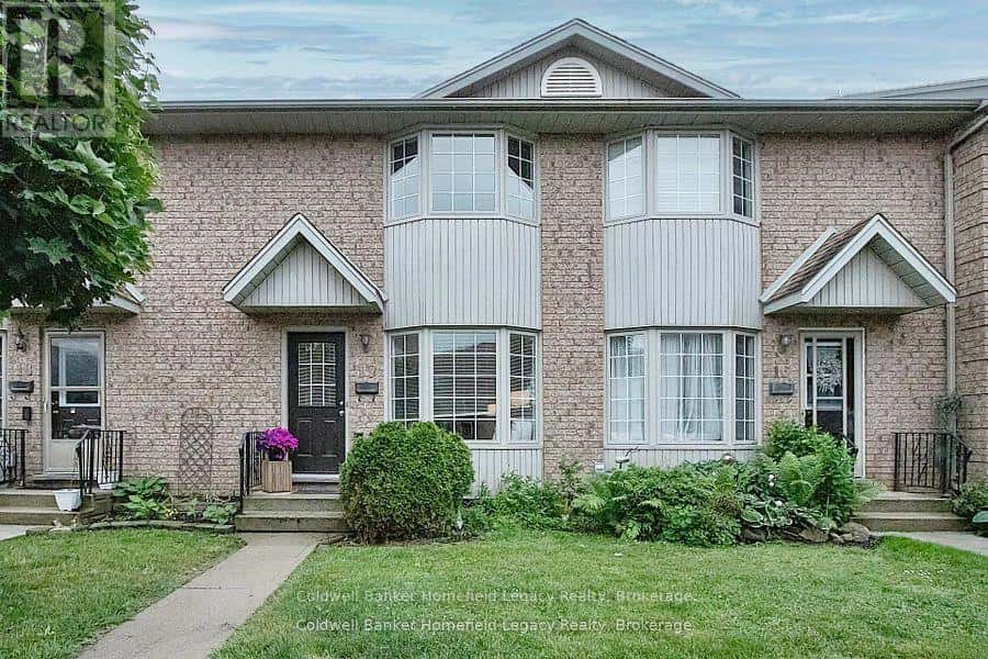 17 - 20 SOUTHVALE ROAD — St. Marys, Ontario - Photo 3 of 46