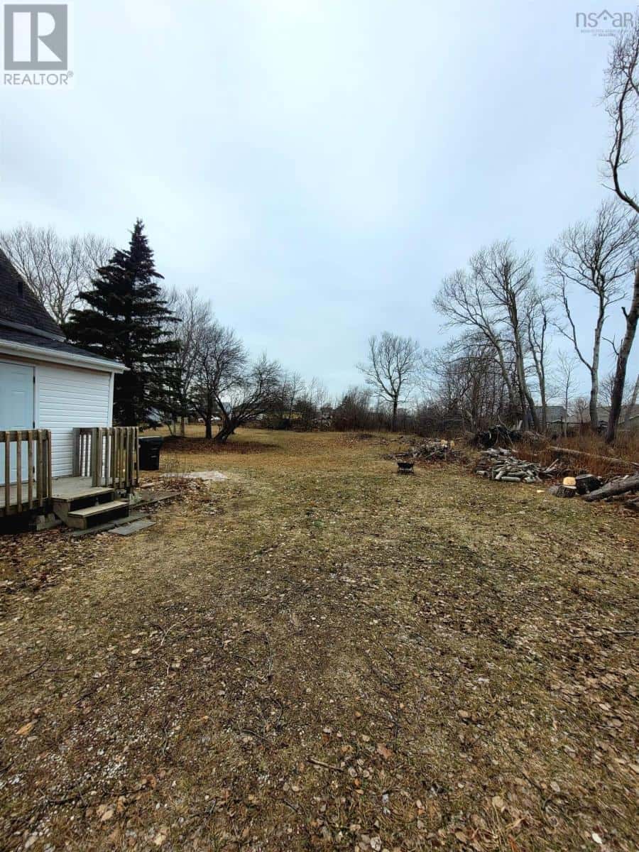 4 Queen Street — Sydney Mines, Nova Scotia - Photo 5 of 42