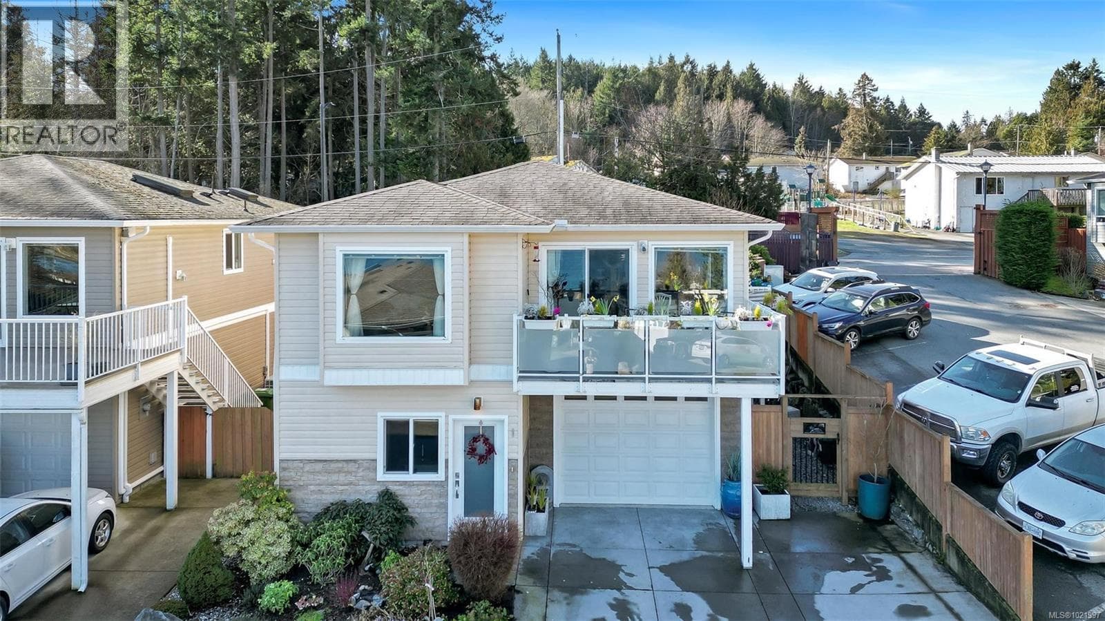 1 2740 Stautw Rd — Central Saanich, British Columbia - Main photo
