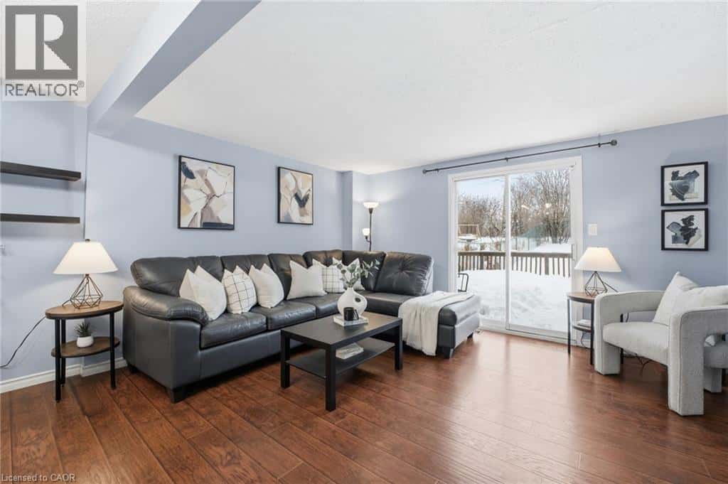 24 CATALINA Court — Kitchener, Ontario - Photo 3 of 23