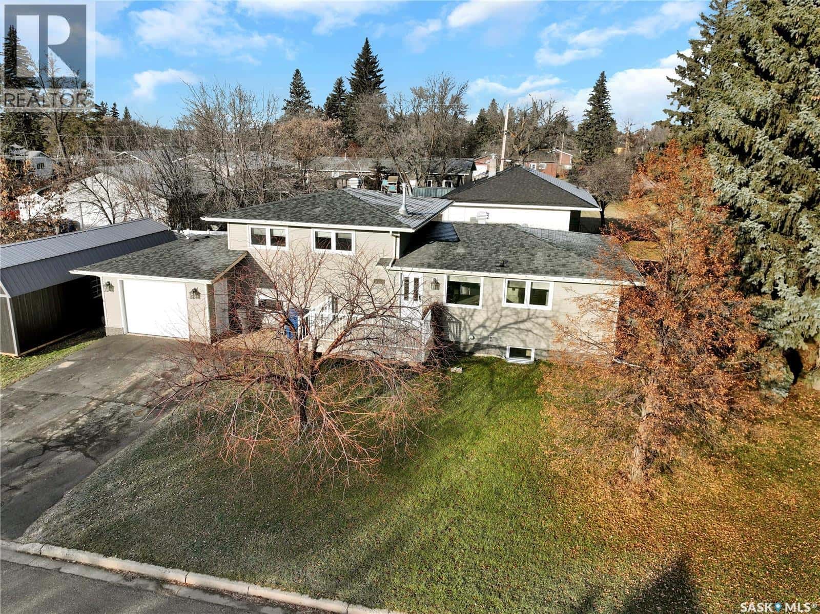 112 Carlton STREET — Rocanville, Saskatchewan - Photo 2 of 32