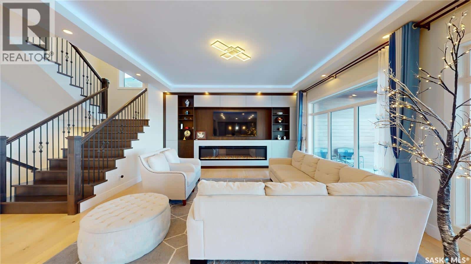 407 Kenaschuk CRESCENT — Saskatoon, Saskatchewan - Photo 4 of 50