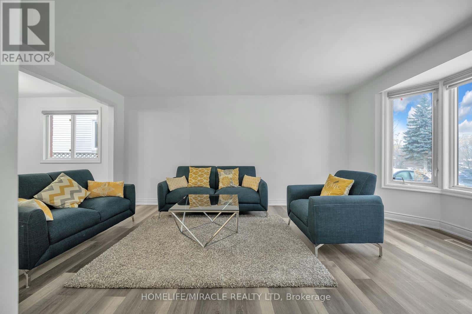 261 COUNTRY HILL DRIVE — Kitchener, Ontario - Photo 3 of 23