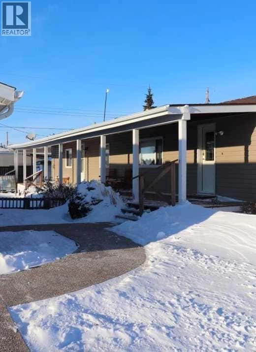 4824 52 Street — Lougheed, Alberta - Photo 2 of 62