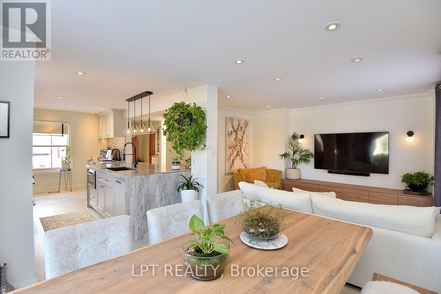 2 LEORA COURT — Richmond Hill (North Richvale), Ontario - Main photo