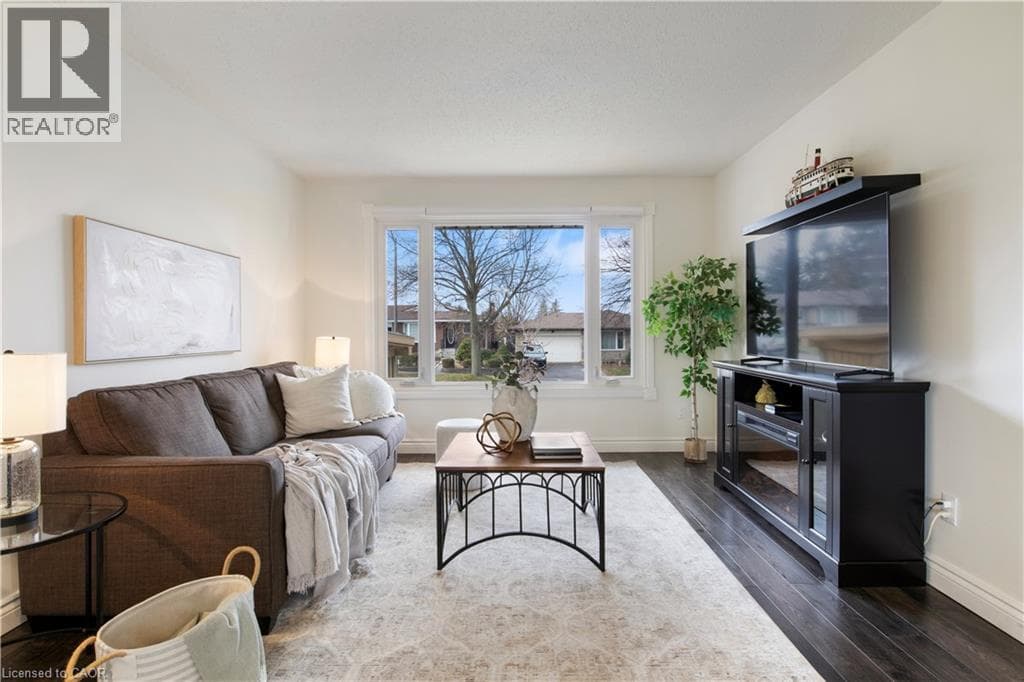 60 DEVONGLEN Drive — Kitchener, Ontario - Main photo