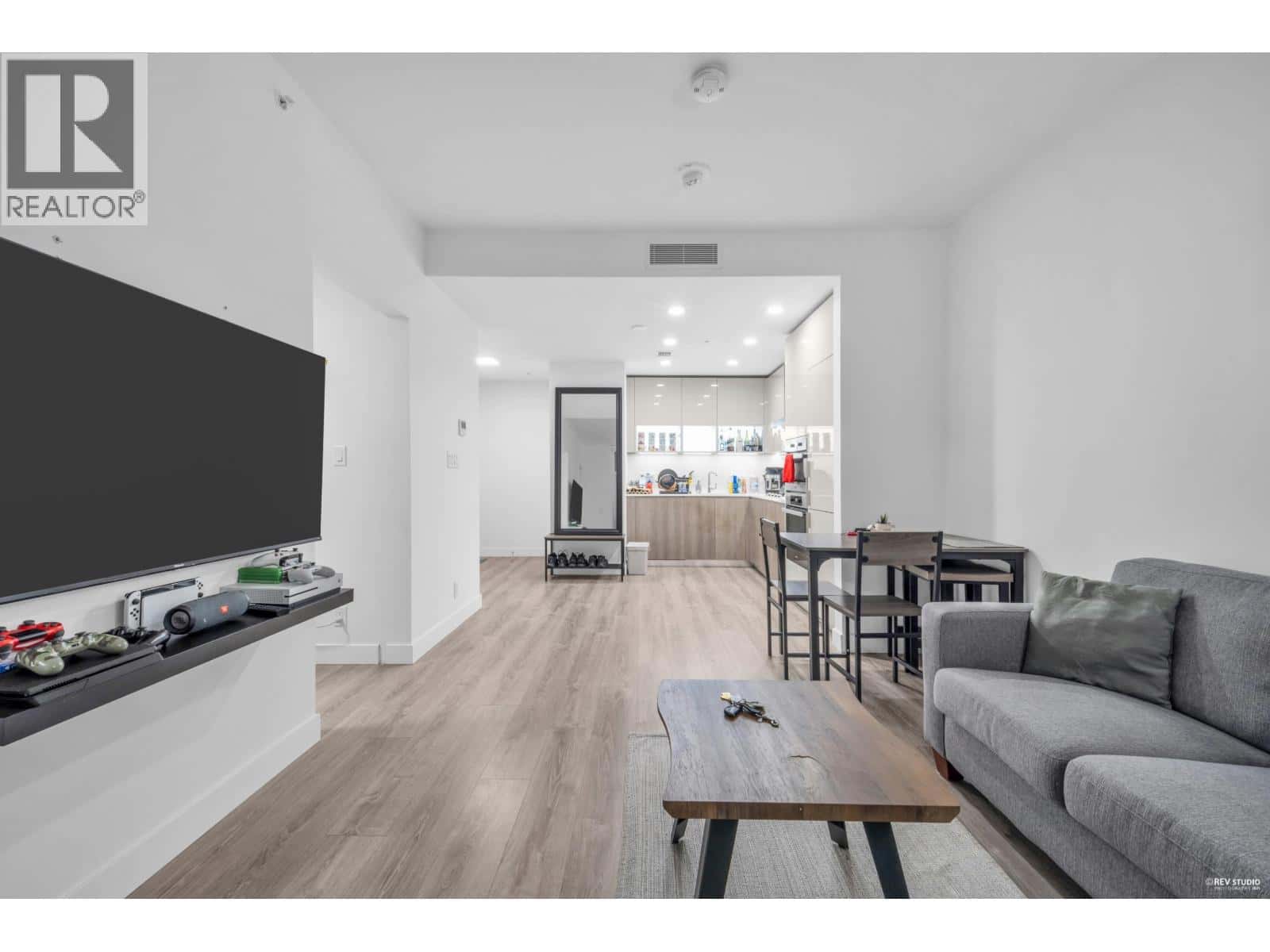 2001 6511 SUSSEX AVENUE — Burnaby, British Columbia - Photo 3 of 26