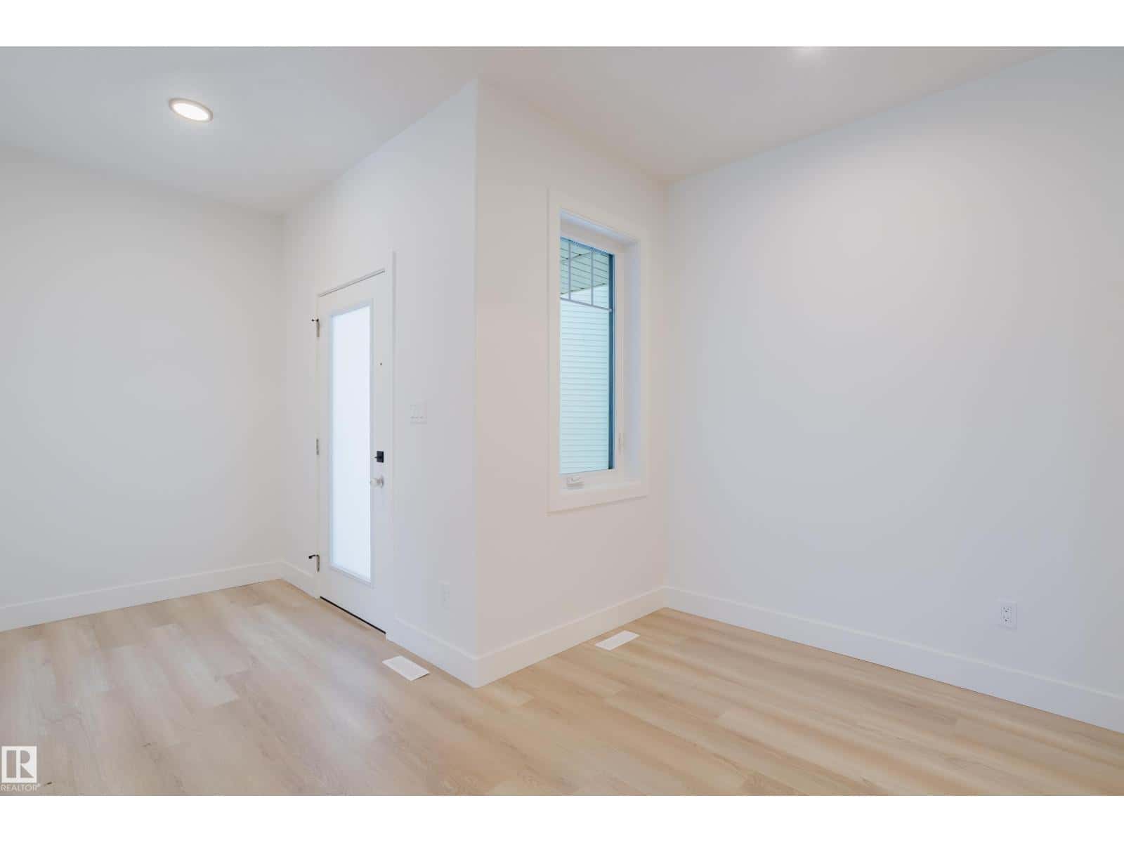 2807 191 ST NW — Edmonton, Alberta - Photo 5 of 48