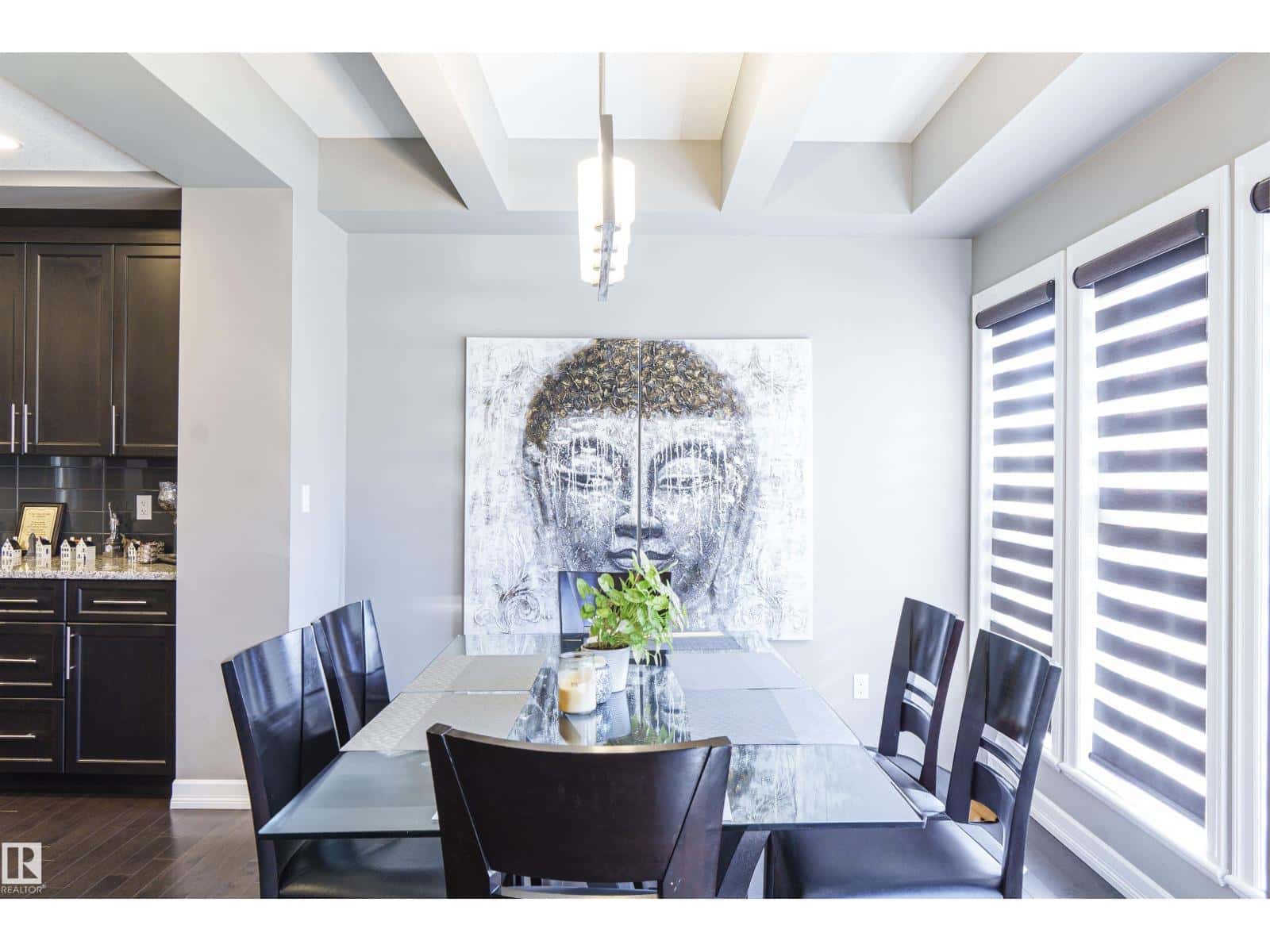 3307 HILTON CR NW — Edmonton, Alberta - Photo 5 of 29