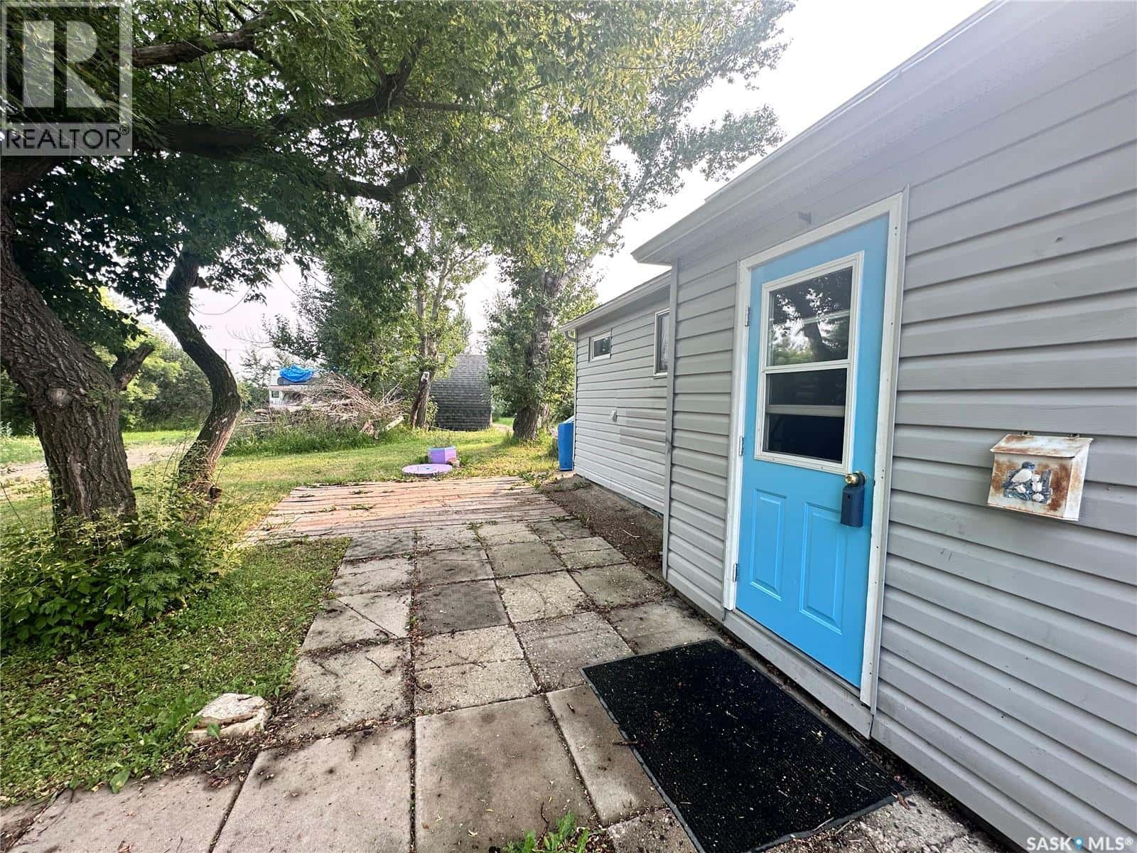 101 1st AVENUE — Lajord Rm No. 128, Saskatchewan - Photo 2 of 34