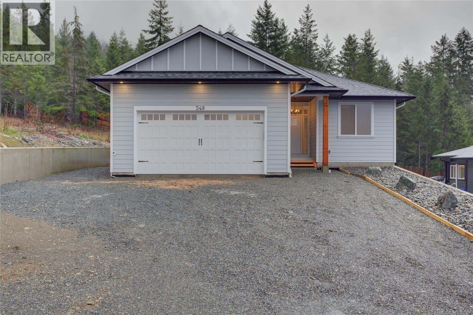 549 Mountain View Dr — Lake Cowichan, British Columbia - Photo 3 of 66