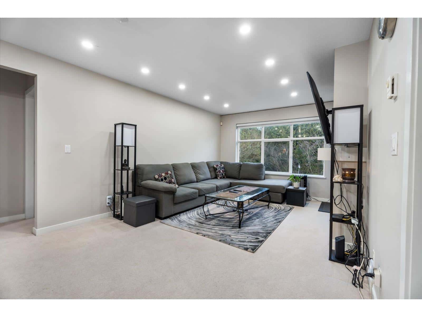 203 14885 105 AVENUE — Surrey, British Columbia - Photo 4 of 24