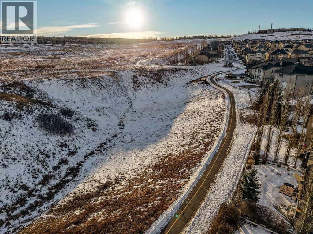 74 Sherwood Point NW — Calgary, Alberta - Photo 4 of 49