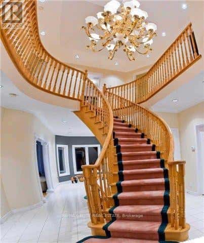 5 EMMELINE CRESCENT — Toronto (Agincourt South-Malvern West), Ontario - Photo 2 of 9