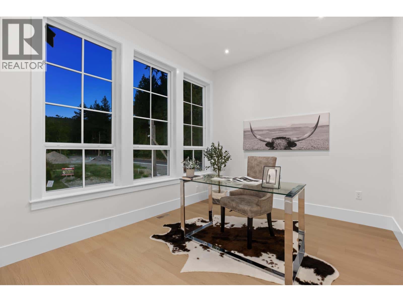 11048 243B STREET — Maple Ridge, British Columbia - Photo 2 of 35