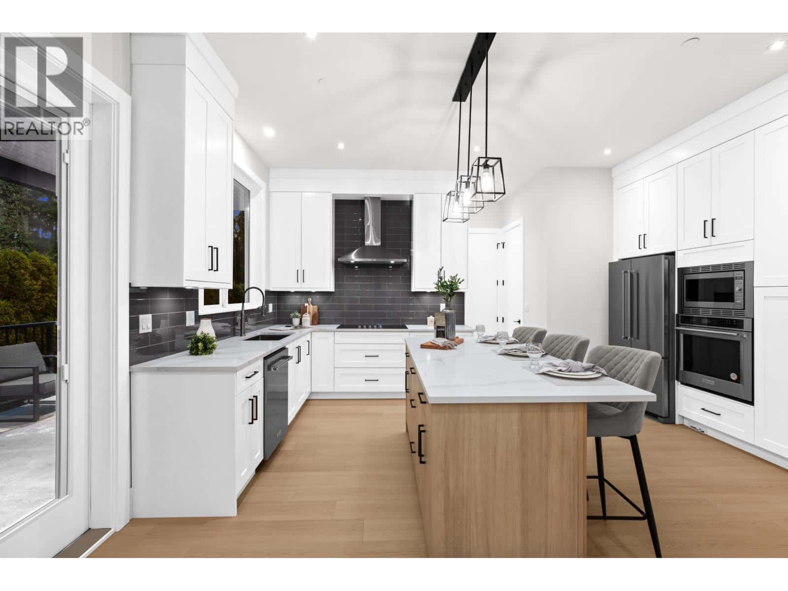 11048 243B STREET — Maple Ridge, British Columbia - Photo 5 of 35