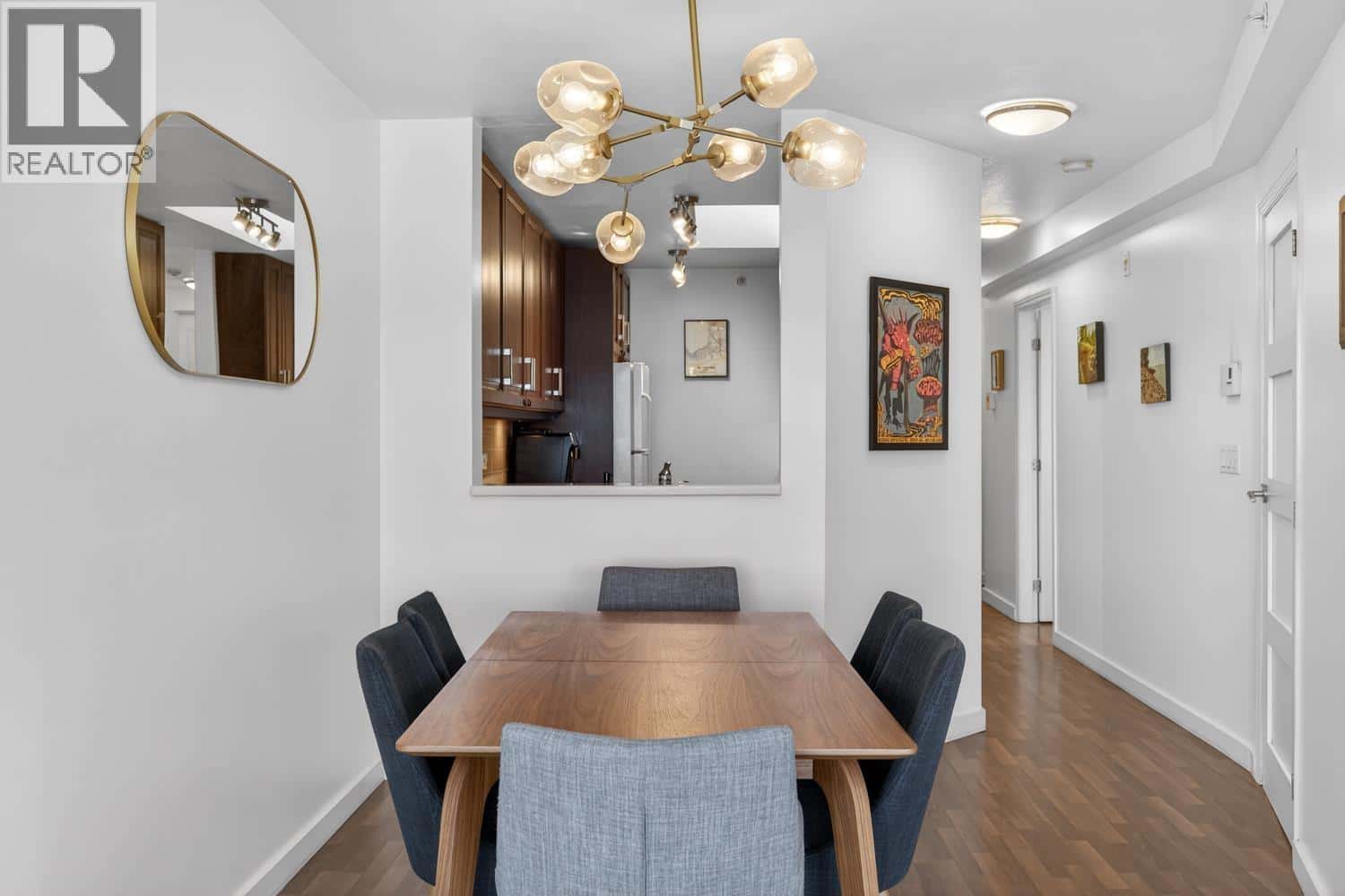 401 509 CARNARVON STREET — New Westminster, British Columbia - Photo 4 of 27