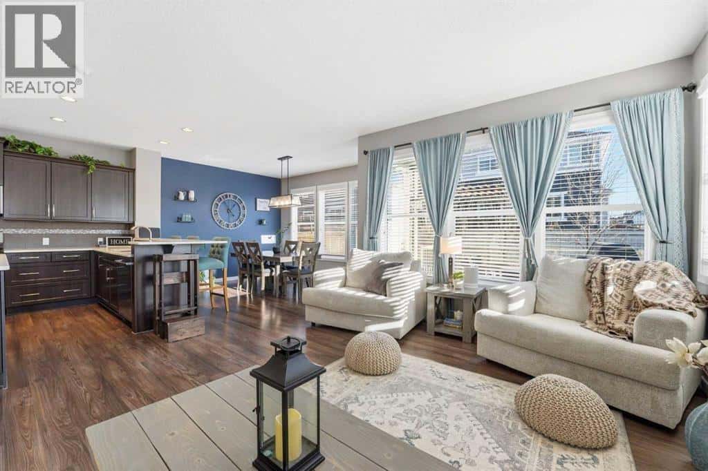 200 Kingsmere Cove SE — Airdrie, Alberta - Photo 5 of 40