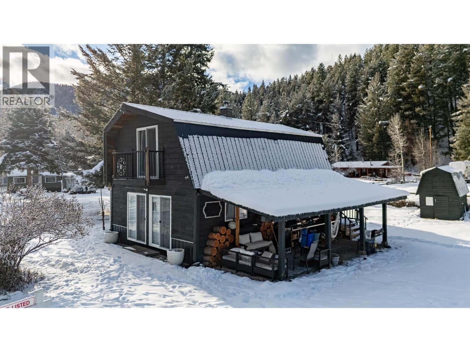 172 6th Street — Coalmont-Tulameen, British Columbia - Photo 2 of 33