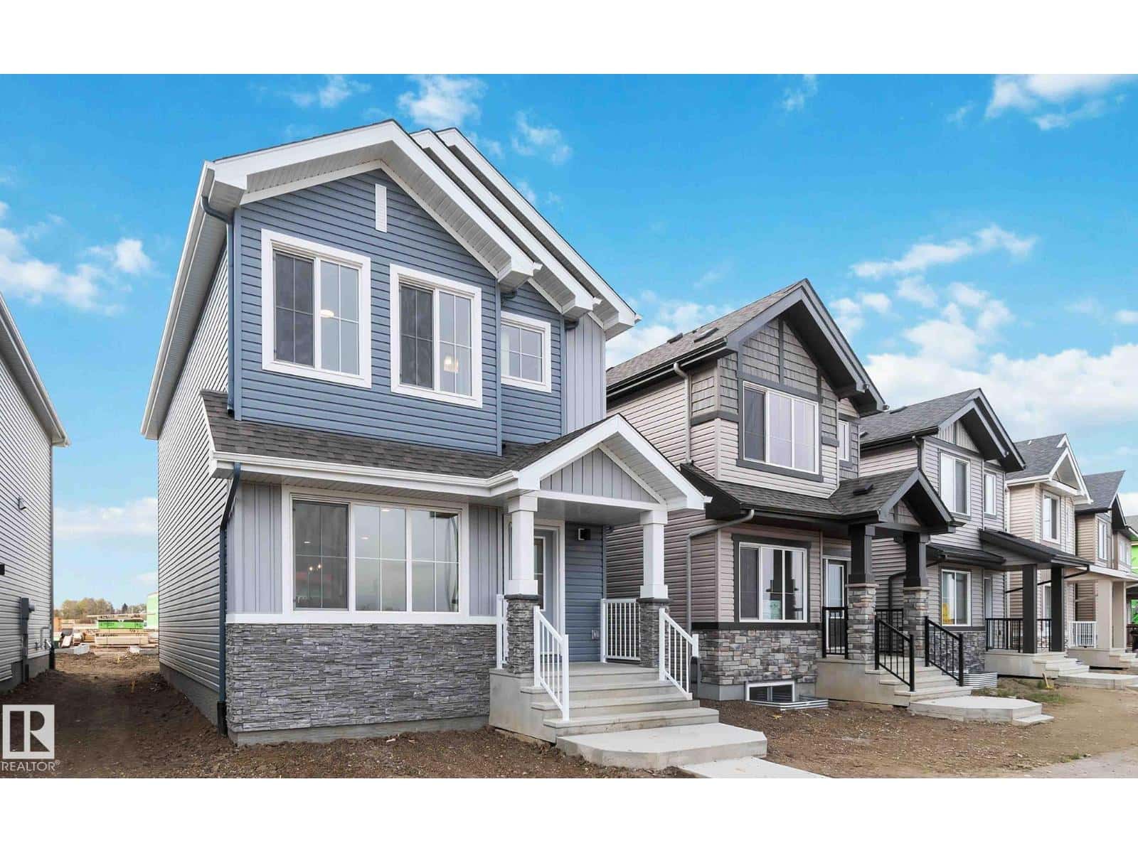 1013 ASTER BV NW — Edmonton, Alberta - Photo 4 of 47