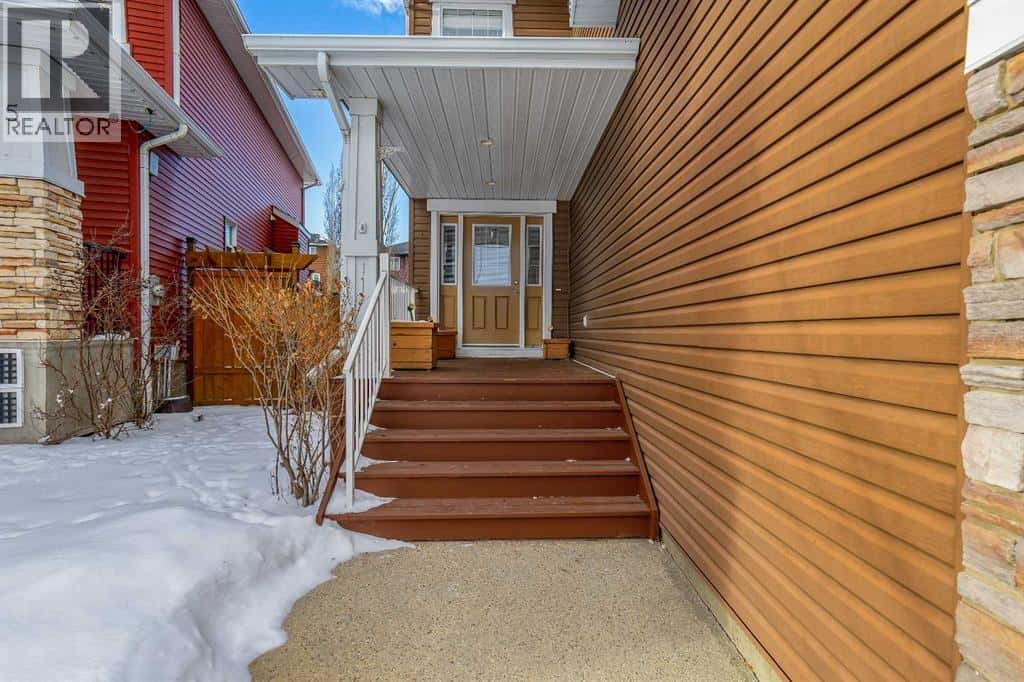 7 Westridge Green — Okotoks, Alberta - Photo 2 of 49