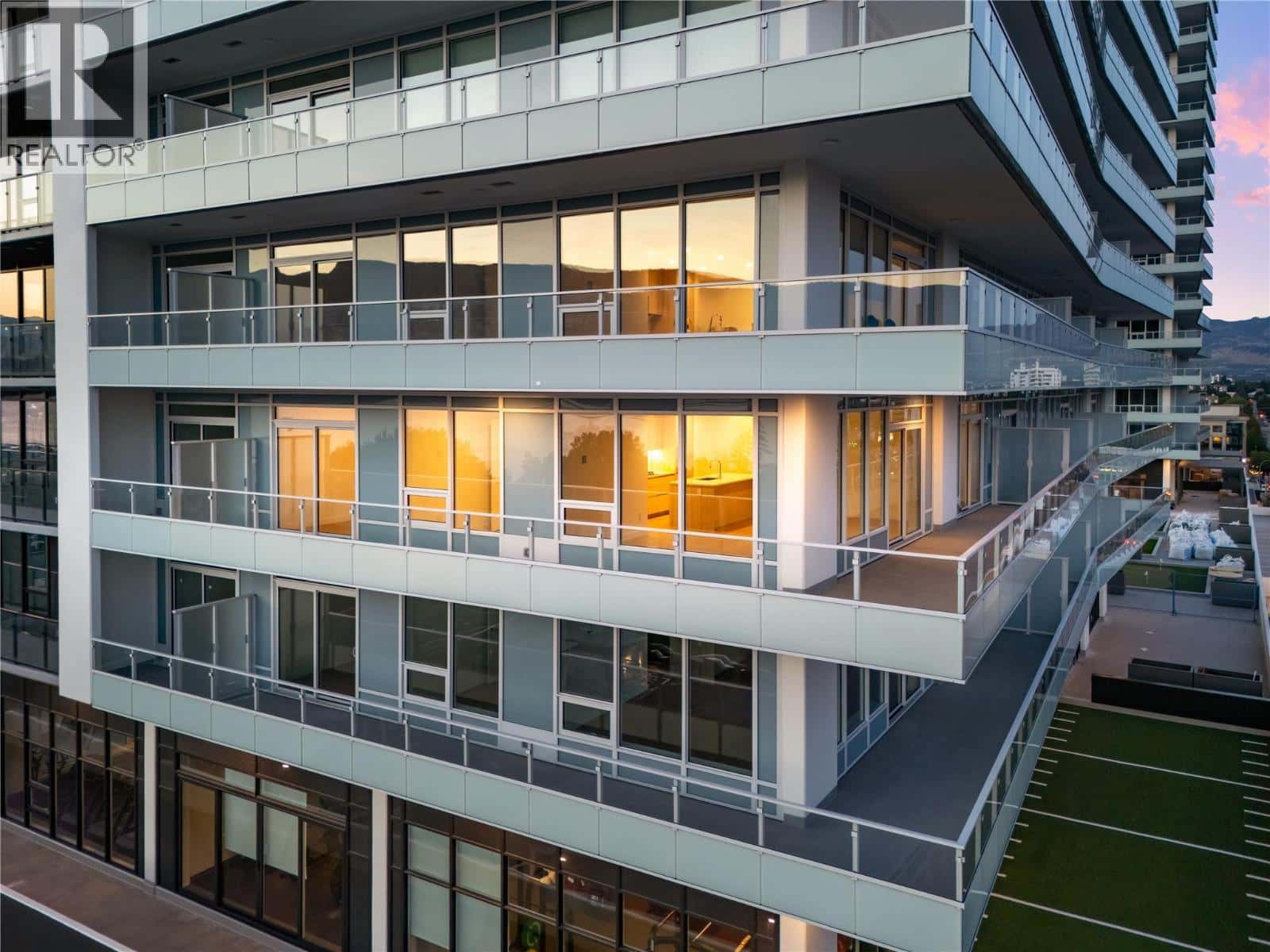 238 Leon Avenue Unit# 807 — Kelowna, British Columbia - Photo 3 of 97