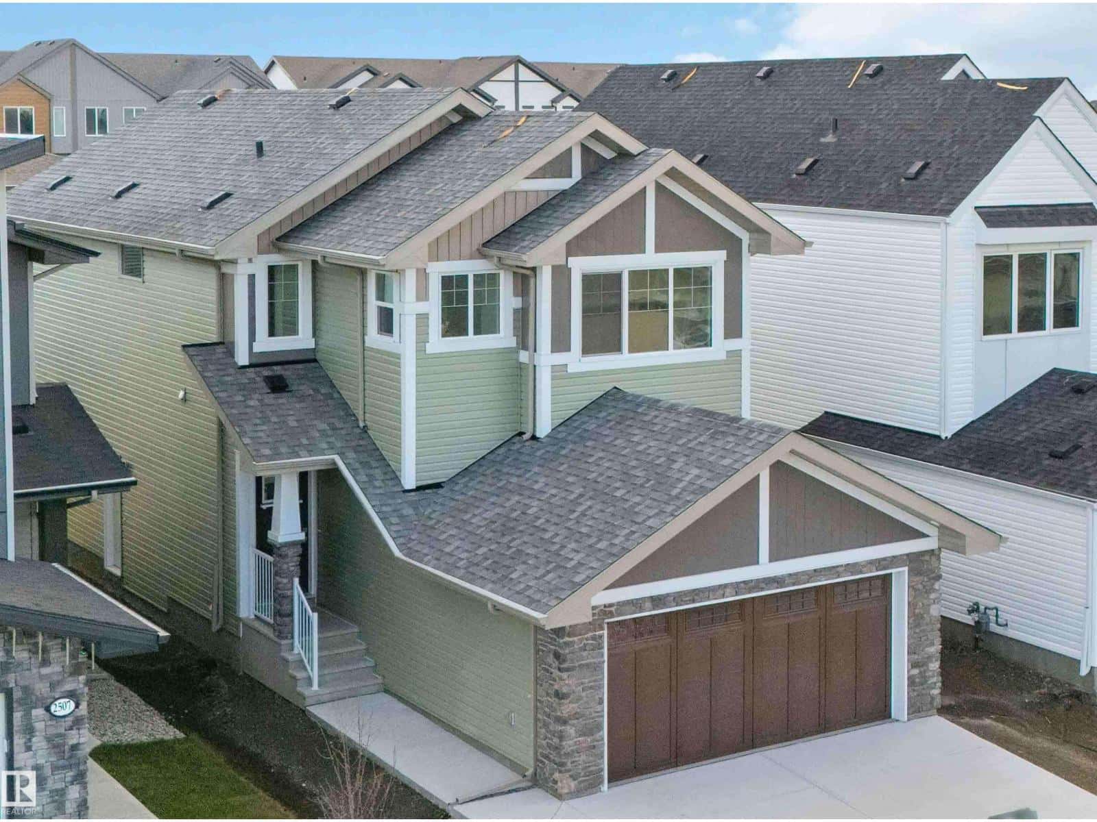 2503 194 ST NW — Edmonton, Alberta - Photo 3 of 47