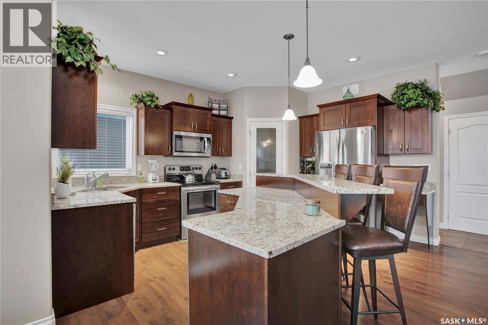 1510 Shepherds CRESCENT — Saskatoon, Saskatchewan - Photo 3 of 37