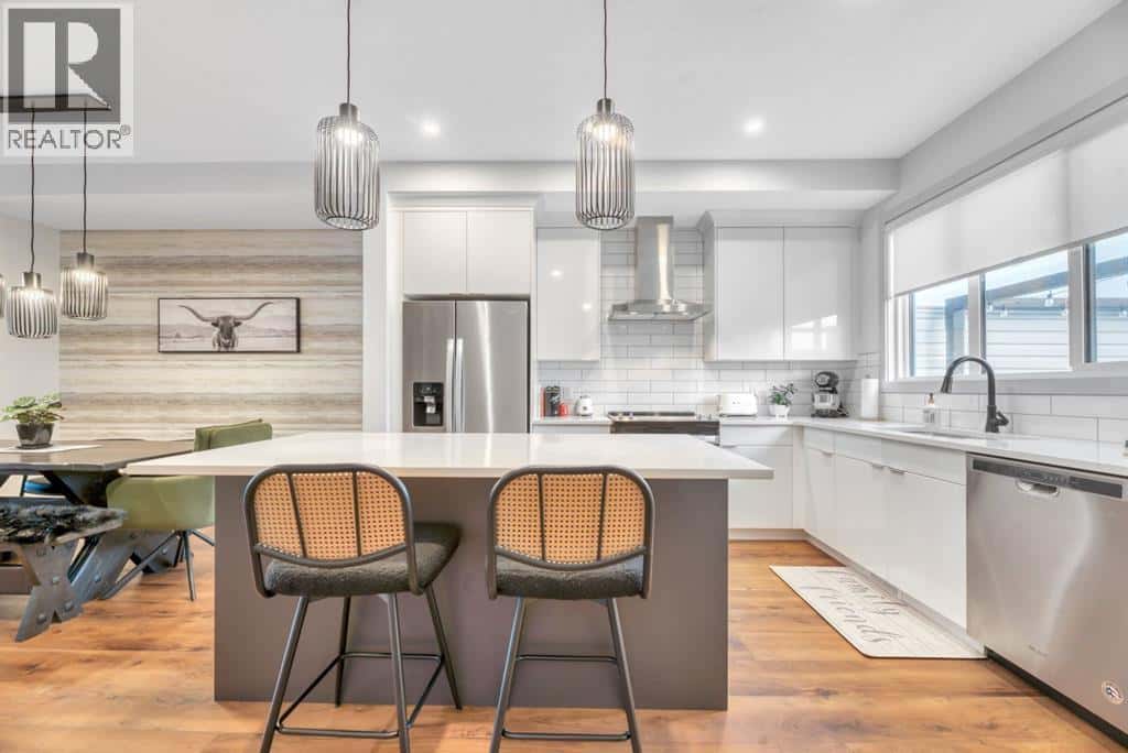 159 Wolf Hollow Park SE — Calgary, Alberta - Photo 4 of 47