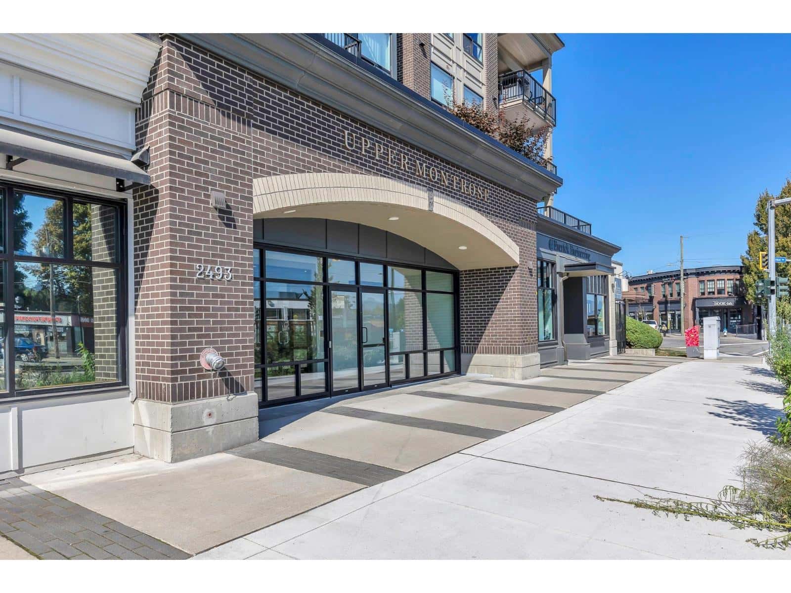 514 2493 MONTROSE AVENUE — Abbotsford, British Columbia - Photo 4 of 39