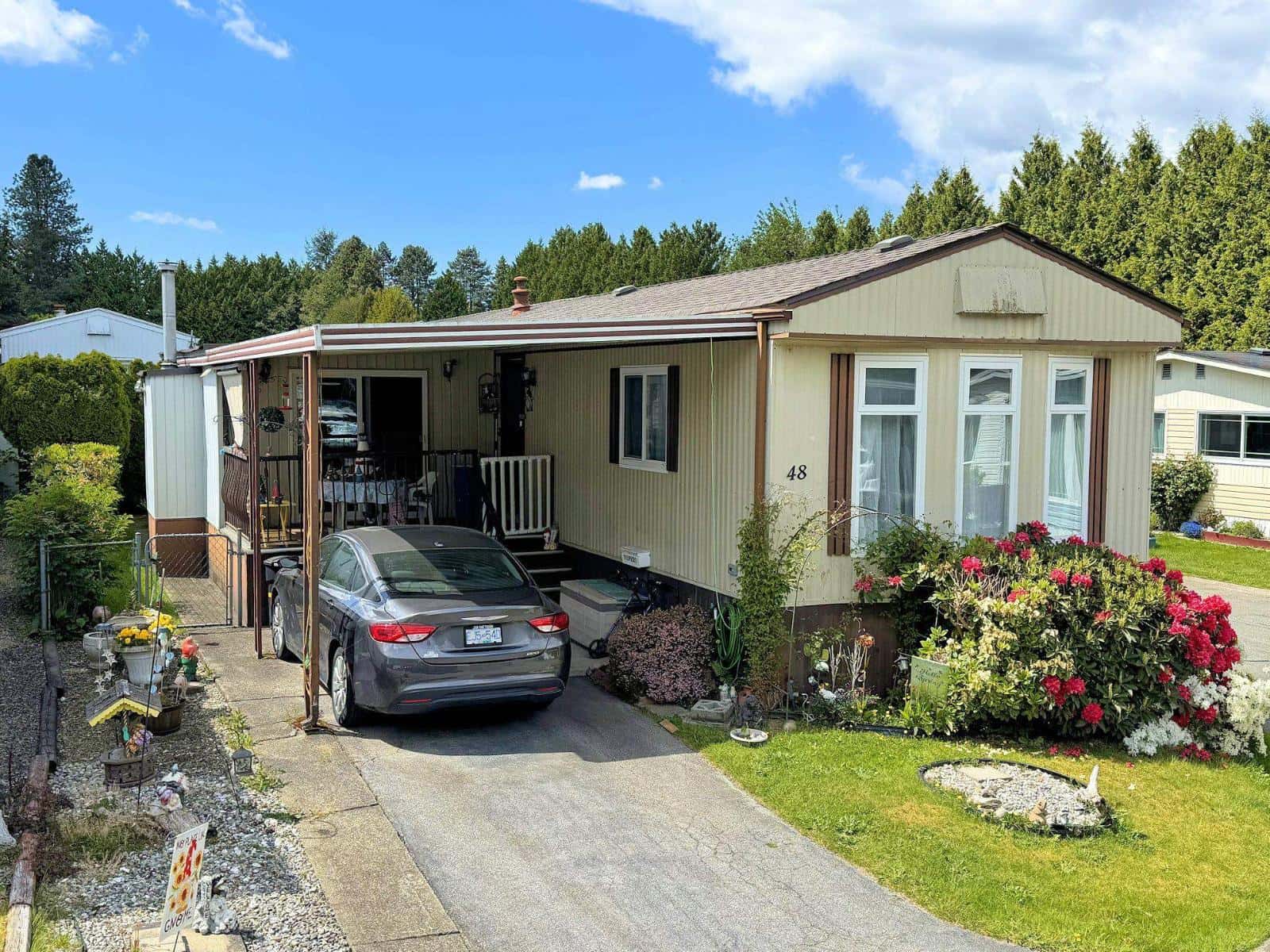 48 13507 81 AVENUE — Surrey, British Columbia - Photo 2 of 16