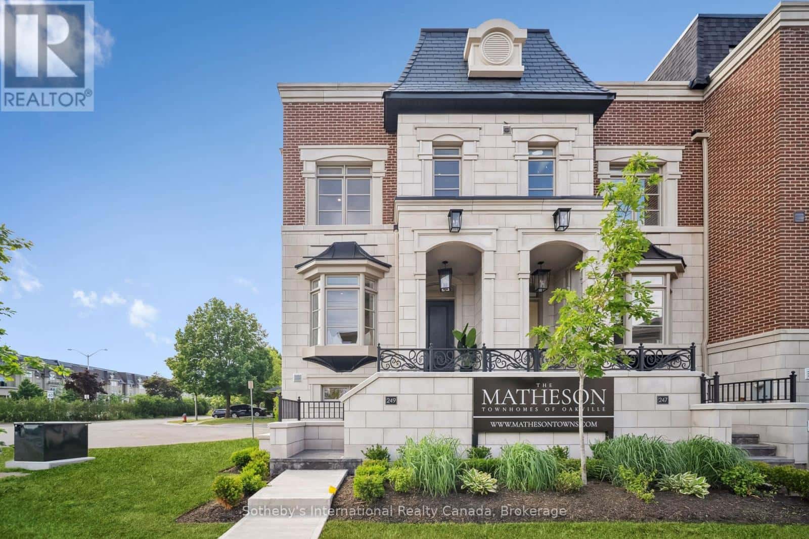 249 REBECCA STREET — Oakville (CO Central), Ontario - Photo 4 of 45