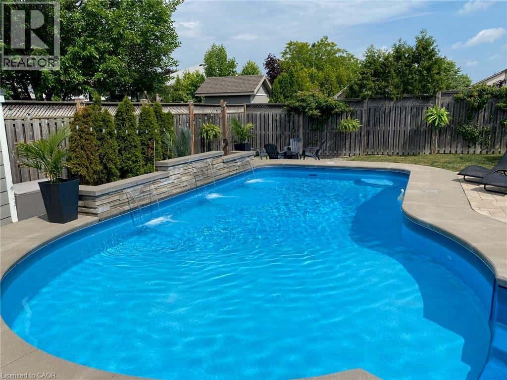 42 JANE Street — Smithville, Ontario - Photo 3 of 29