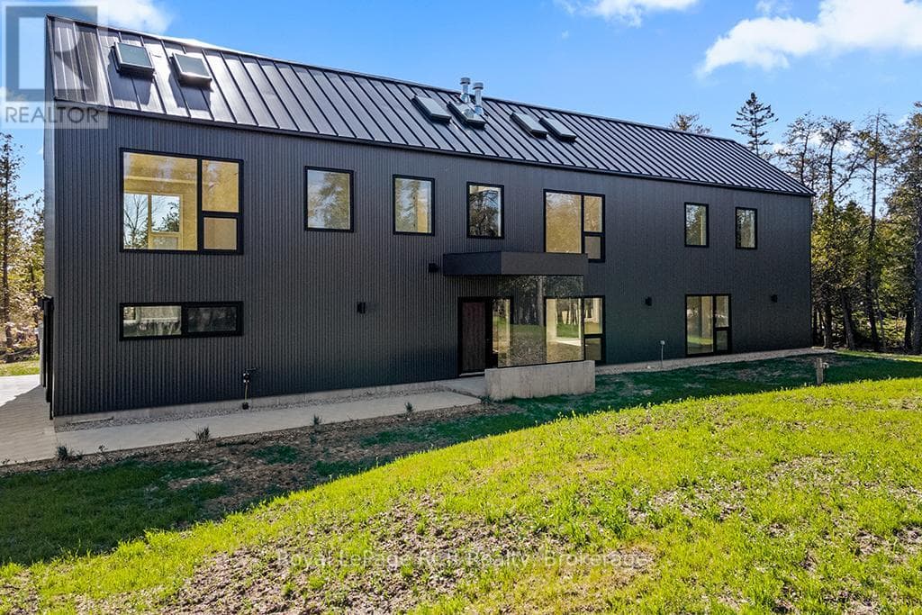 67 PEDWELL DRIVE — Northern Bruce Peninsula, Ontario - Main photo