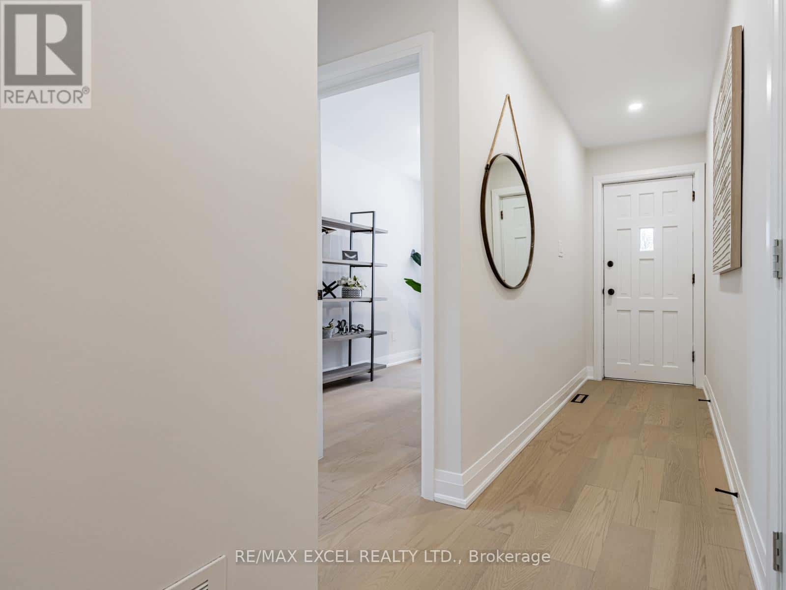 69 BARONESS CRESCENT — Toronto (Don Valley Village), Ontario - Photo 2 of 33